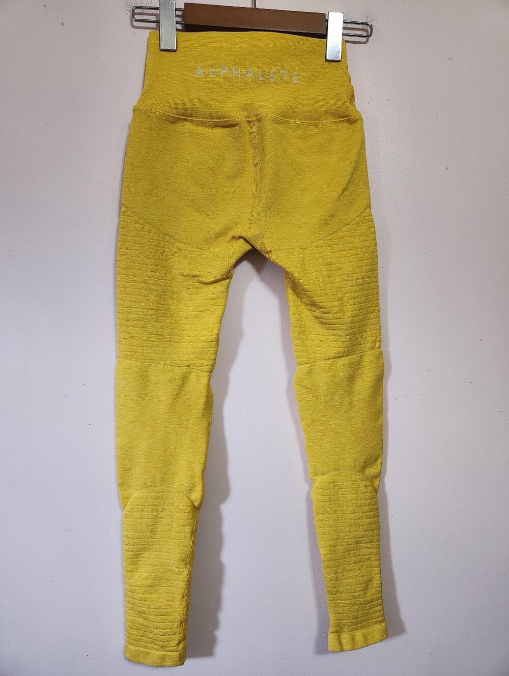 Alphalete Revival R6 Seamless Moto Legging Heathered Mustard Yellow Size Small - Picture 3 of 11